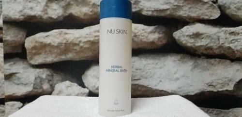 Nu Skin Herbal Mineral Bath Aloe Vera Smooth Youthful Smooth Skin 16.9 fl.oz NEW